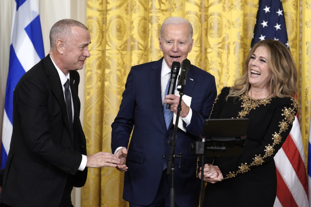 H σύζυγος του Τομ Χανκς, Ρίτα Γουίλσον, τραγούδησε Κόκοτα στον Λευκό Οίκο