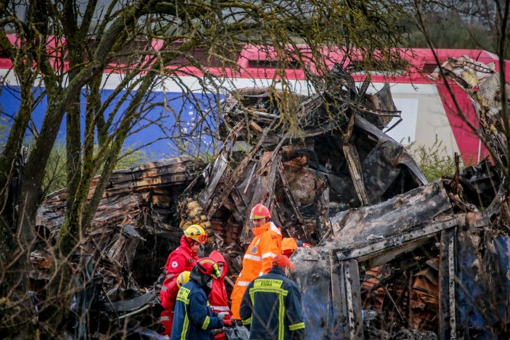 Τέμπη: Ο Γεραπετρίτης παρέλαβε το πόρισμα της Επιτροπής Εμπειρογνωμόνων για το δυστύχημα -Τι περιλαμβάνει