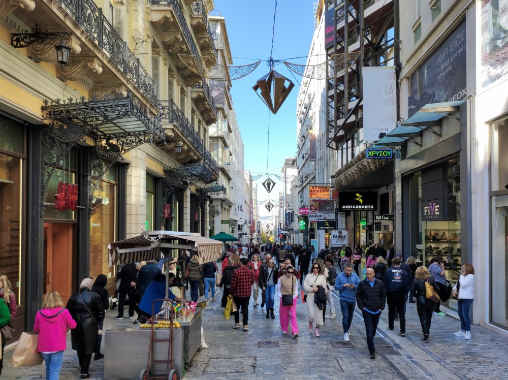 Το προτεινόμενο εορταστικό ωράριο των καταστημάτων ανακοίνωσε ο Εμπορικός Σύλλογος Αθηνών