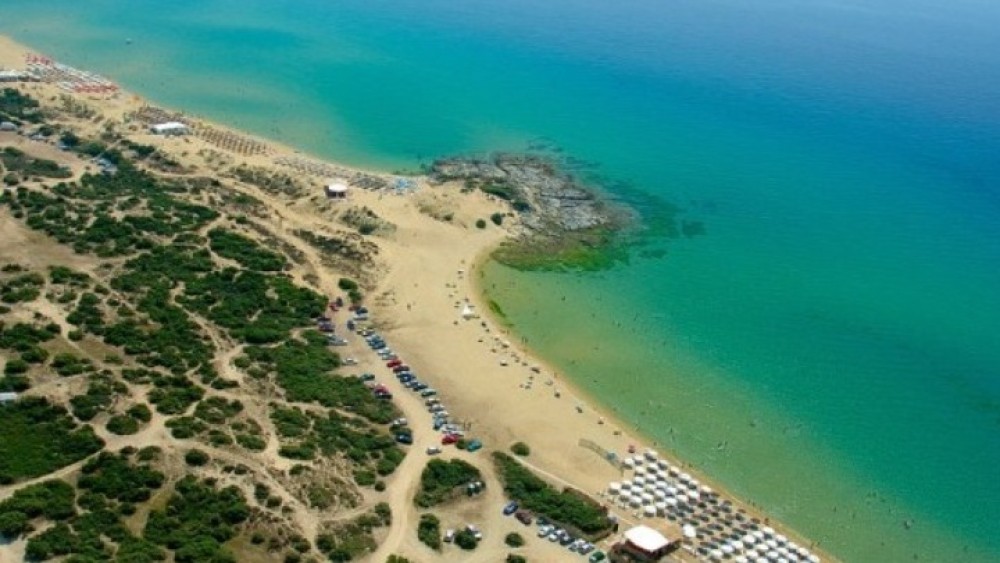 ΤΑΙΠΕΔ: Τέσσερις προσφορές για τη «Χρυσή Αμμουδιά» στη Χαλκιδική