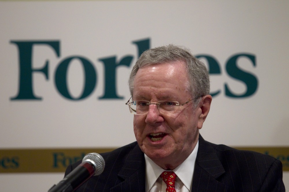Forbes: Πουλήθηκε έναντι 800 εκατ. δολαρίων