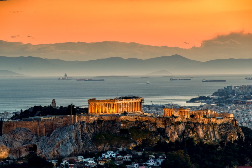 Times: η Ελλάδα στο «κατώφλι» επιστροφής στην επενδυτική βαθμίδα