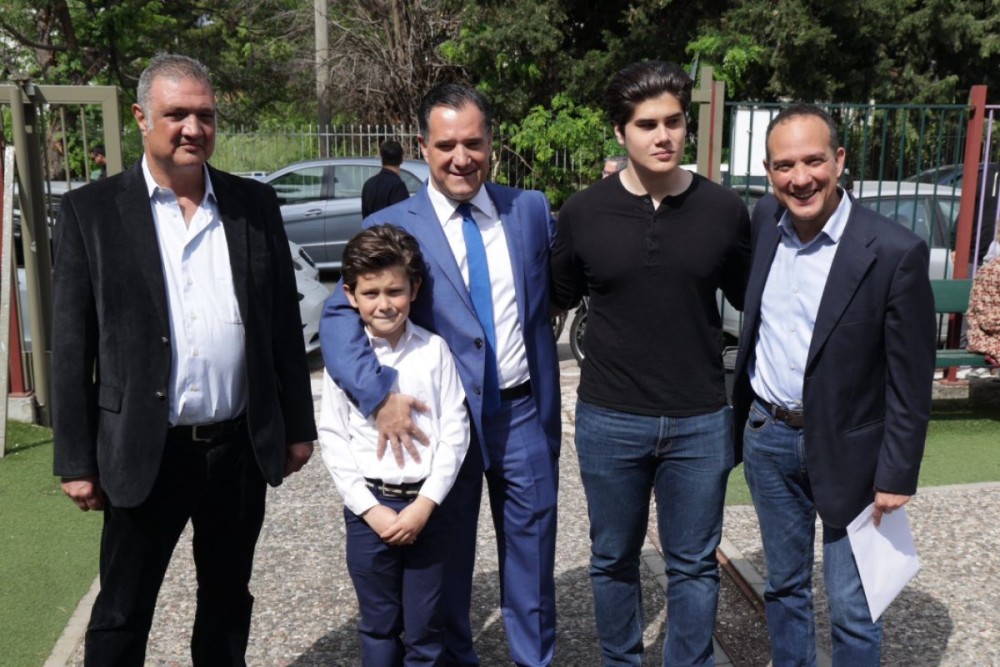 Εκλογές 2023: οικογενειακώς ψήφισε ο Άδωνις Γεωργιάδης