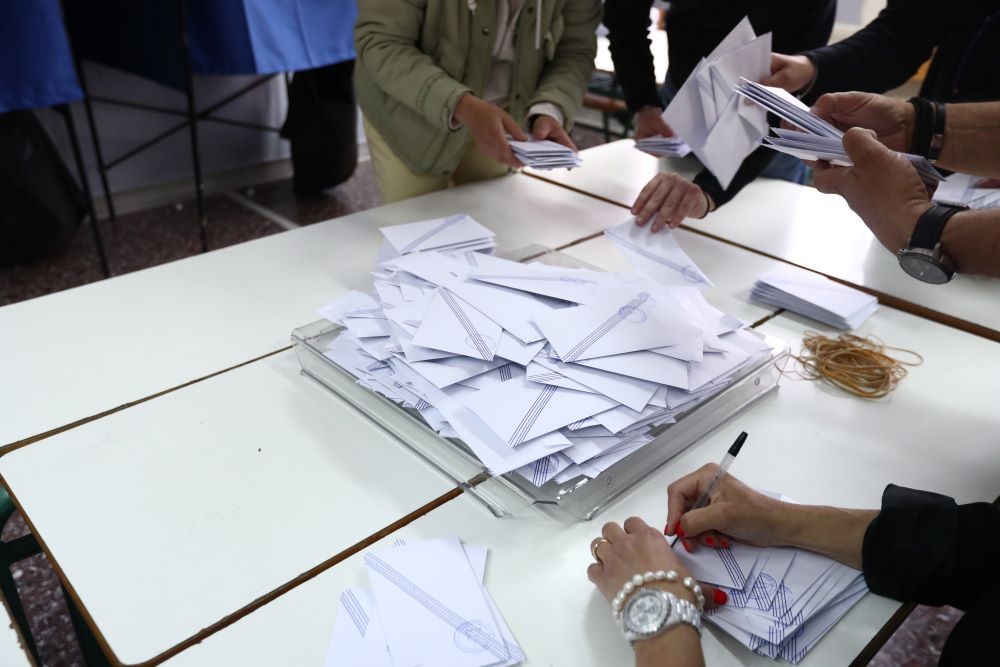 Εκλογές 2023 - Αποτελέσματα: 40-43% δίνει στη ΝΔ έρευνα της Kapa Research, στο 21-24% ο ΣΥΡΙΖΑ