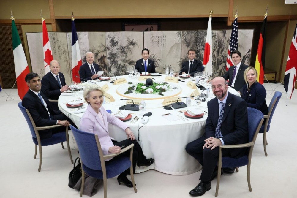 Συνάντηση Μακρόν - Μελόνι στο περιθώριο της G7 με την ένταση για το μεταναστευτικό