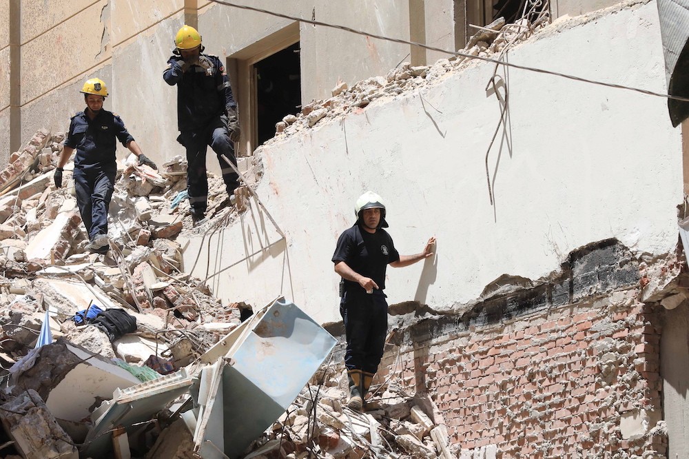 Αλεξάνδρεια: κατέρρευσε κτήριο 13 ορόφων