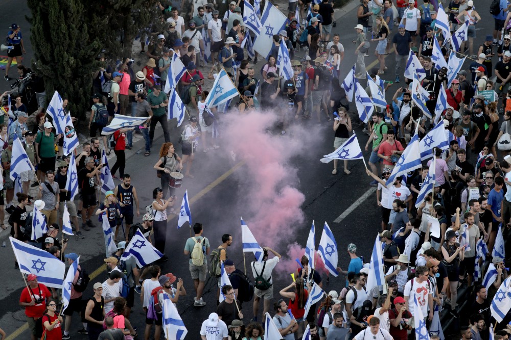 Ισραήλ: νέες διαδηλώσεις κατά του Νετανιάχου - Με μαύρα πρωτοσέλιδα οι εφημερίδες