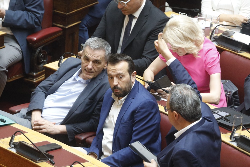 Νίκος Παππάς: εμφάνιση… υποψηφίου στη Βουλή και παρέμβαση - «σφήνα» στον Φάμελλο
