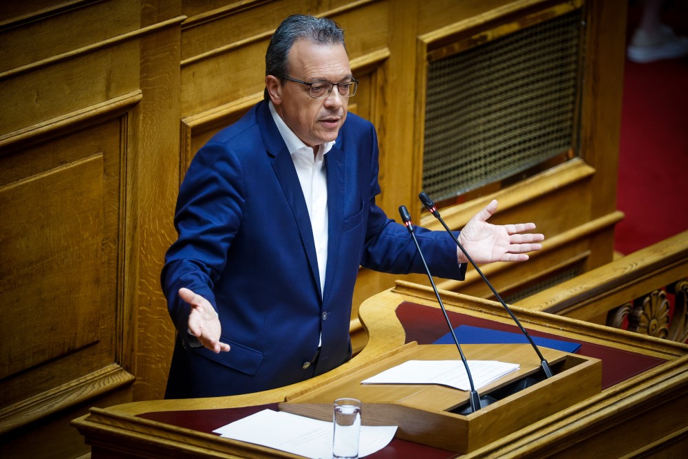 Ομιλία… Τσίπρα με «φωνή» Φάμελλου στη Βουλή: ο ΣΥΡΙΖΑ έμεινε στην προεκλογική περίοδο