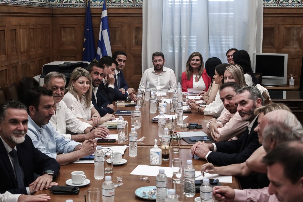ΠΑΣΟΚ: «Ναι» επί της αρχής για την ψήφο των Ελλήνων του εξωτερικού