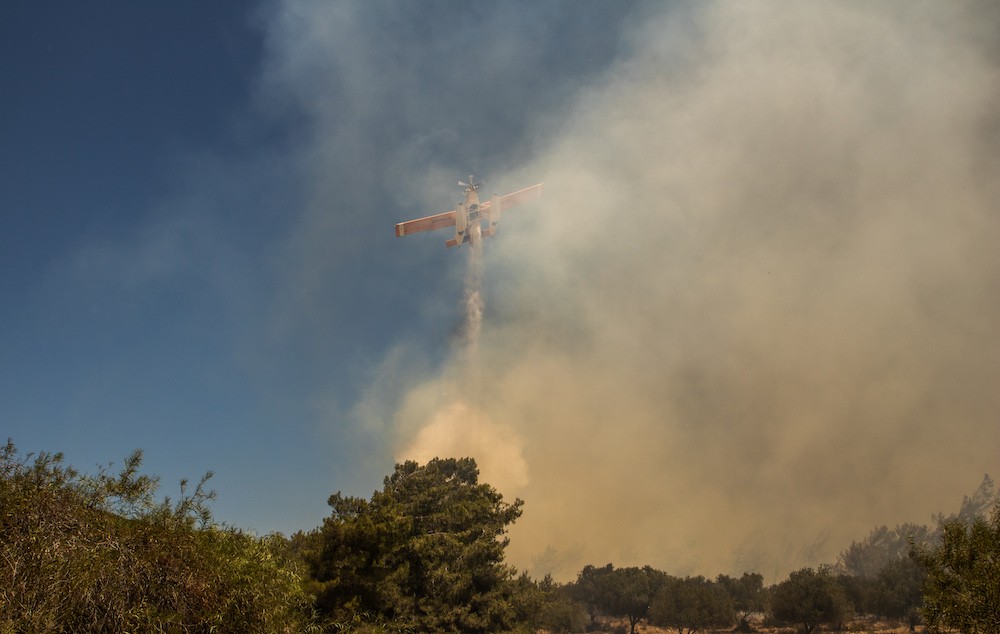 Φωτιές: καύσιμη ύλη έτοιμη για ανάφλεξη - σε κίνδυνο πολλές περιοχές της χώρας λόγω καύσωνα, μηδενικής υγρασίας και ισχυρών ανέμων