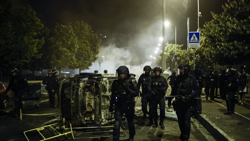 Γαλλία: «Πιο ήσυχη» η νύχτα του Σαββάτου – Σε Μασσαλία και Λυών οι ταραχές &#x2F; Ηρεμία στο Παρίσι