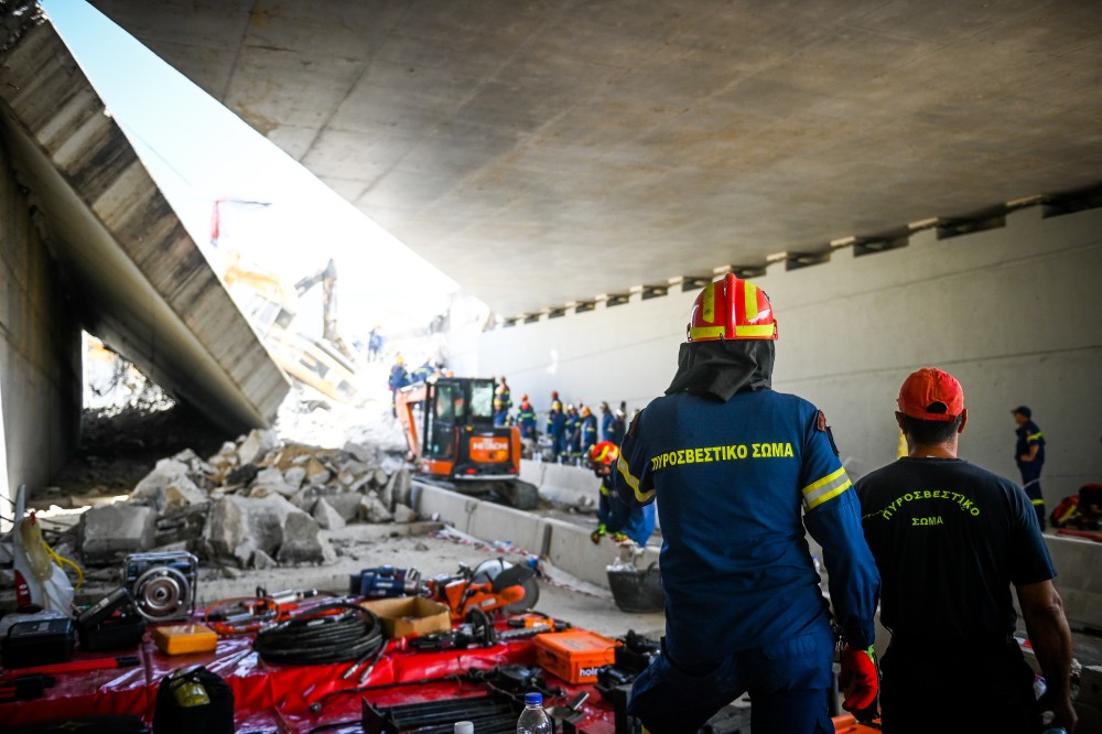 Πάτρα: Τρεις συλλήψεις για την κατάρρευση τμήματος γέφυρας της μεγάλης περιμετρικής