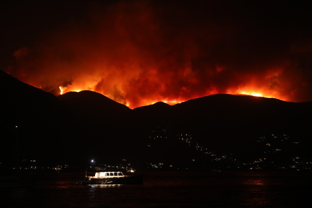 105 πυρκαγιές αντιμετωπίζουν οι δυνάμεις της Πυροσβεστικής σε όλη την επικράτεια