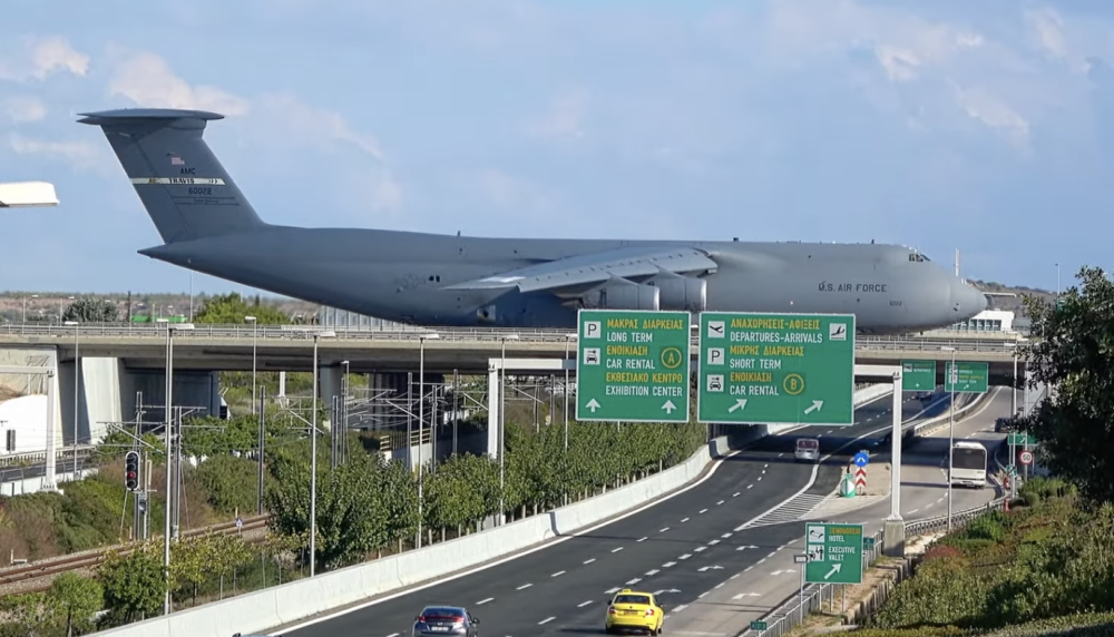 Αεροδρόμιο «Ελευθέριος Βενιζέλος»: η αλήθεια για το αεροσκάφος-κτήνος στην Αττική Οδό