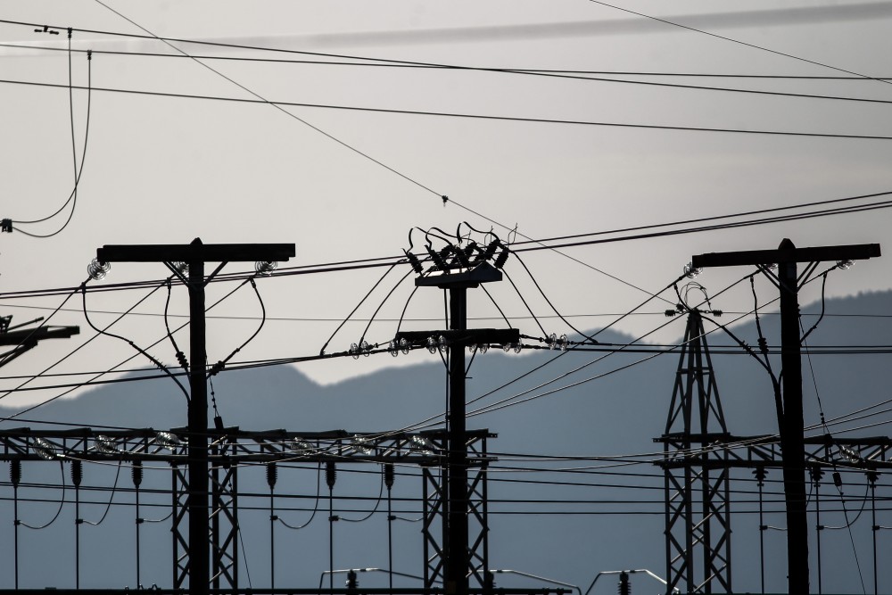 Ηλεκτρική ενέργεια: οι ΑΠΕ σώζουν τους λογαριασμούς - Τι σχεδιάζει η κυβέρνηση