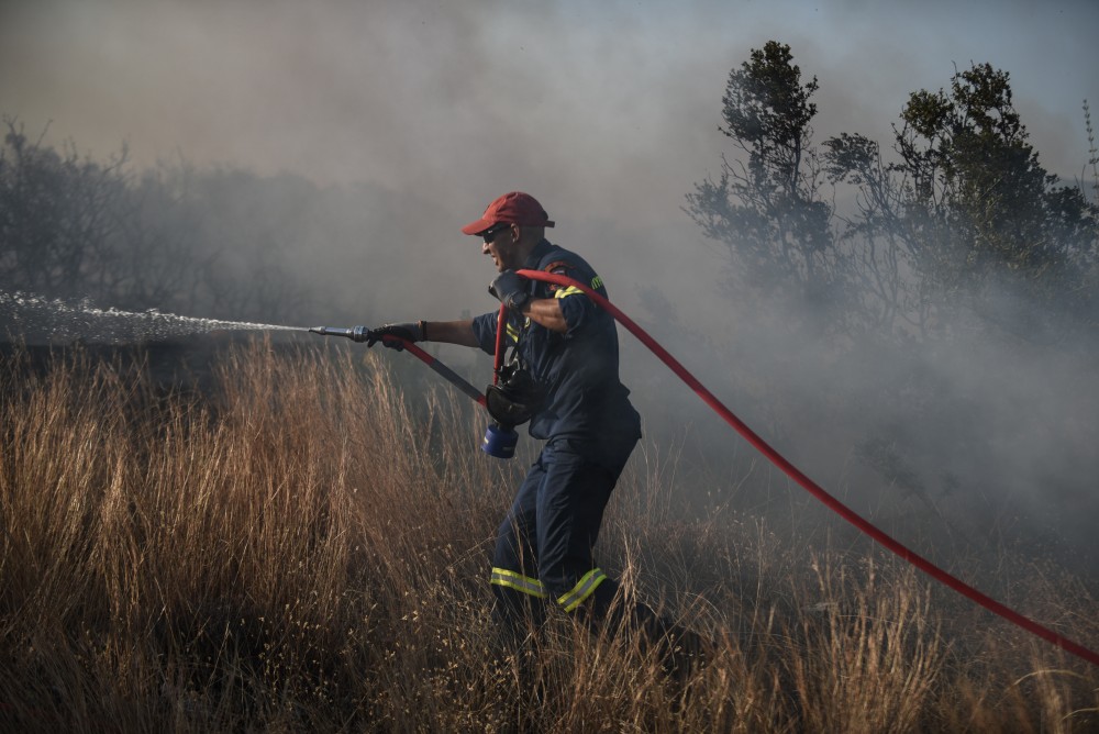 Σάμος: πυρκαγιά σε δασική έκταση στο Άνω Βαθύ