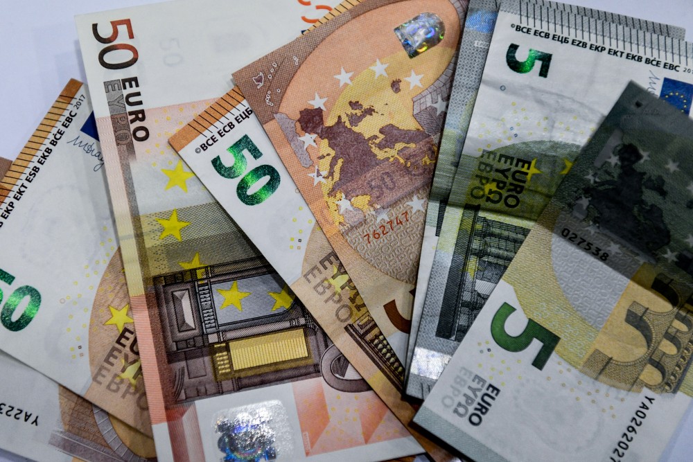 ΟΠΕΚΑ: σήμερα η καταβολή επιδομάτων 325 εκατ. ευρώ