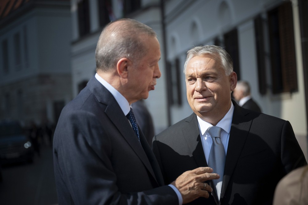 Υπουργικό για την Κύπρο - Στη Βουδαπέστη ο Ερντογάν