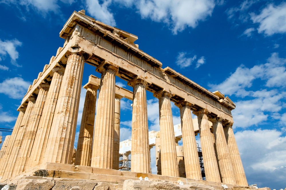 L&#x27; Echo: Οι τουρίστες στοιχηματίζουν στην Ελλάδα, οι επενδυτές επίσης