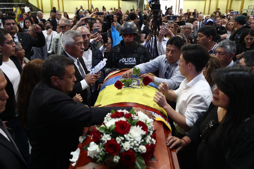 Ισημερινός: Πλήθος κόσμου στην κηδεία του δολοφονηθέντος προεδρικού υποψηφίου