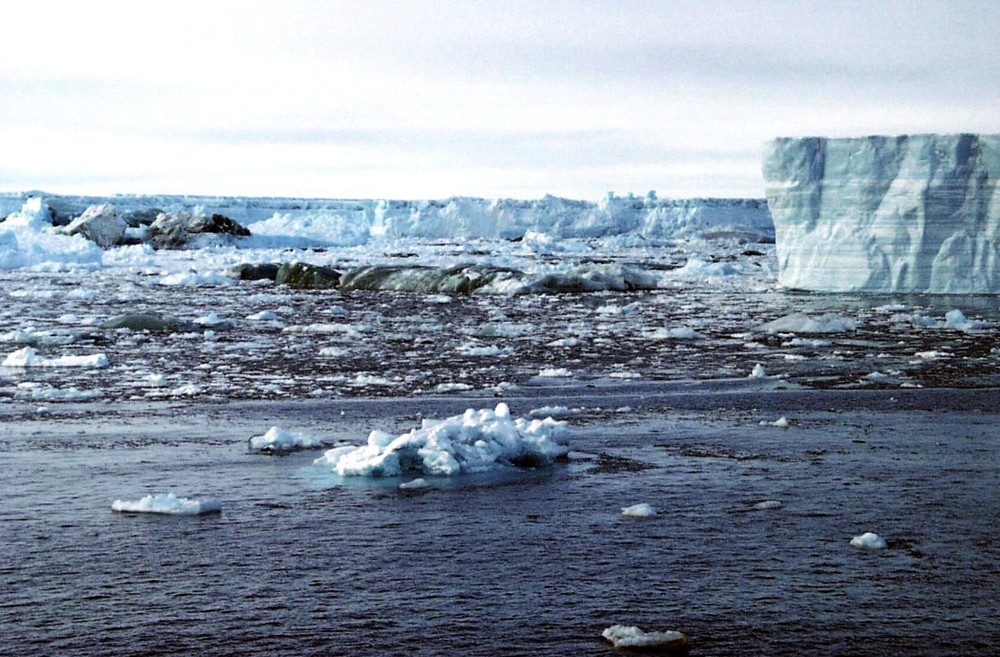 Ανταρκτική: οι πάγοι συρρικνώθηκαν περισσότερο από ποτέ - Ανεβαίνει η στάθμη των ωκεανών