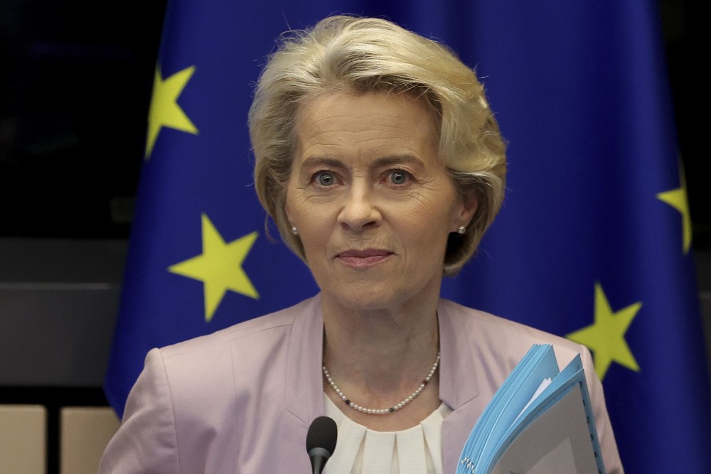 Καταδικάζει η Φον ντερ Λάιεν τις επευφημίες «τρομοκρατών»: Δεν έχουν θέση στην Ευρώπη