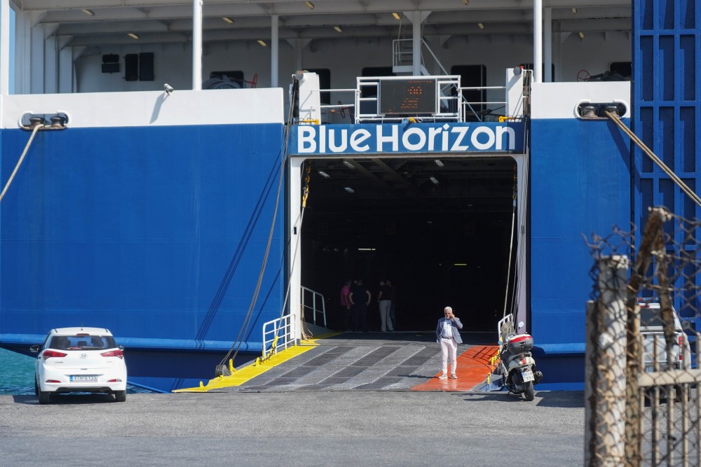 Εν ψυχρώ δολοφονία: το πλήρωμα του πλοίου «Blue Horizon» έσπρωξε 36χρονο που έπεσε στη θάλασσα και πνίγηκε (βίντεο)