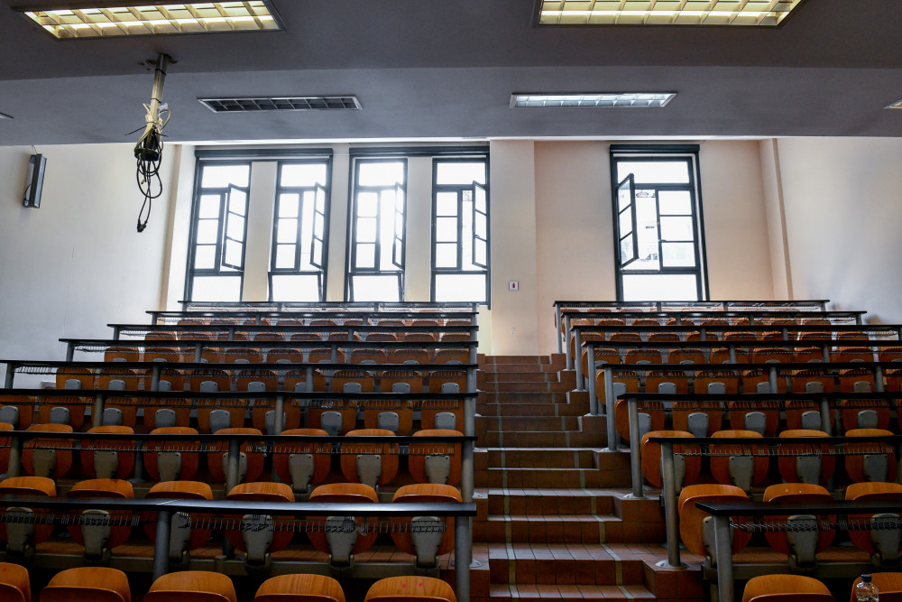 Το τέλος των «αιώνιων φοιτητών» δεν είναι ποινή – είναι λύτρωση