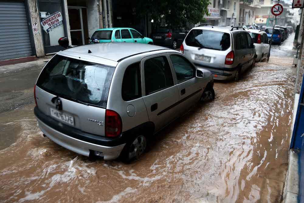 Κακοκαιρία Ντάνιελ: πλημμύρισε ο Ευαγγελισμός - εικόνες από το ακραίο καιρικό φαινόμενο στην Αθήνα