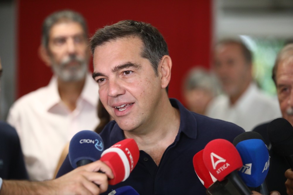 Δεν θα πάει σήμερα στην Κουμουνδούρου ο Αλέξης Τσίπρας - Θα τηλεφωνήσει στον νικητή των εκλογών