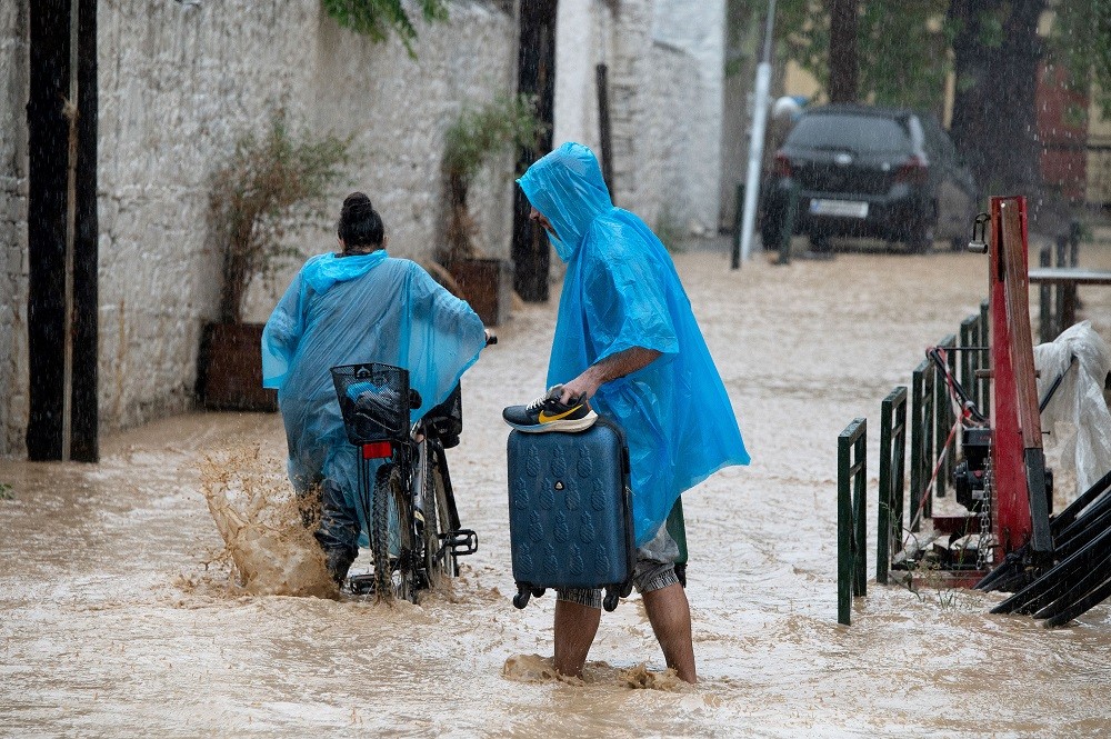 Πλημμυροπαθείς: Έκτακτα μέτρα του υπουργείου Υγείας για φάρμακα υψηλού κόστους
