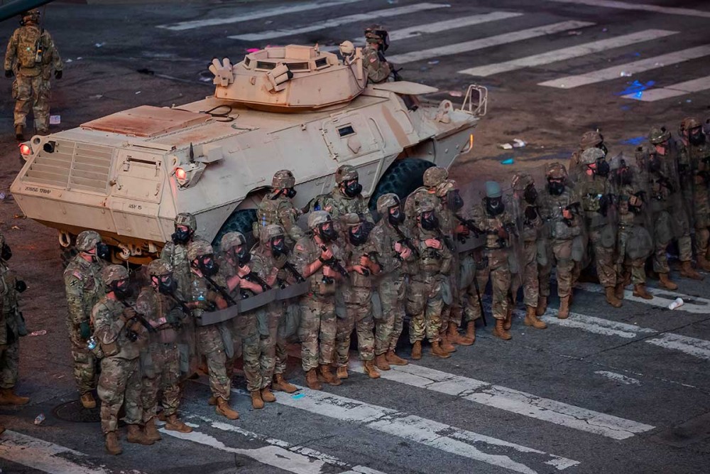 Αντιδρούν και οι ένοπλες δυνάμεις στην απόφαση Τραμπ να χρησιμοποιήσει τον στρατό