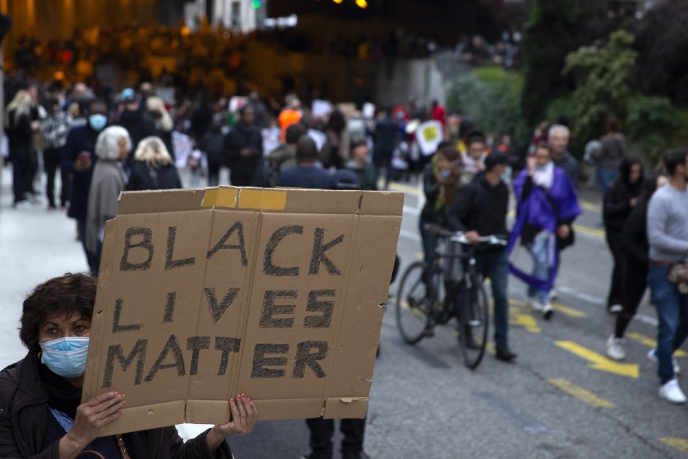 Πέντε δρόμοι της Νέας Υόρκης μετονομάζονται σε «Black Lives Matter»