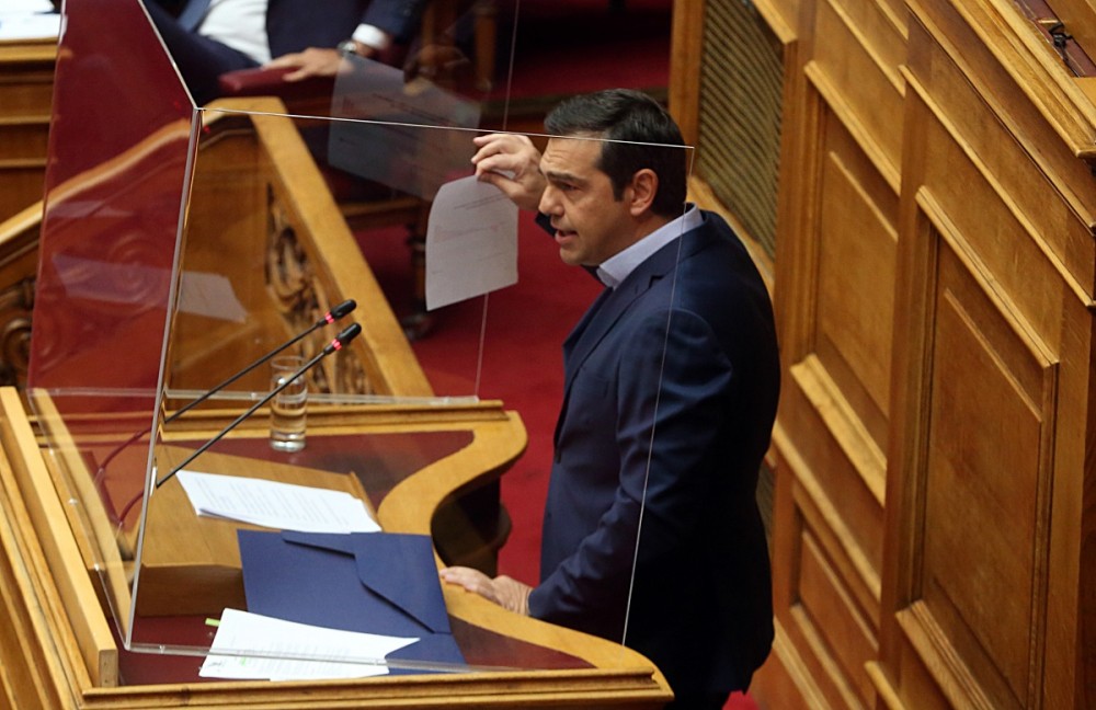 Μαθήματα Fake News παρέδωσε ο Τσίπρας στη Βουλή για το Eurogroup