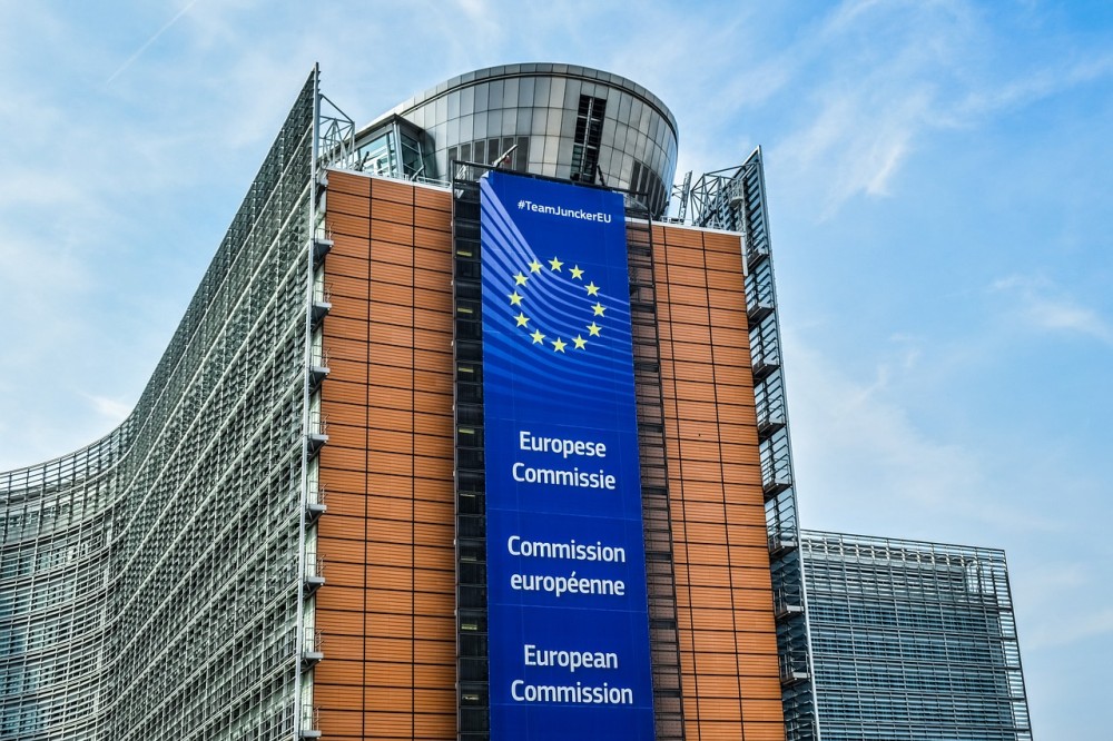 EE: Οι Βρυξέλλες θέλουν αποδέσμευση ποσού 9 δισ. ευρώ για τη δημόσια υγεία
