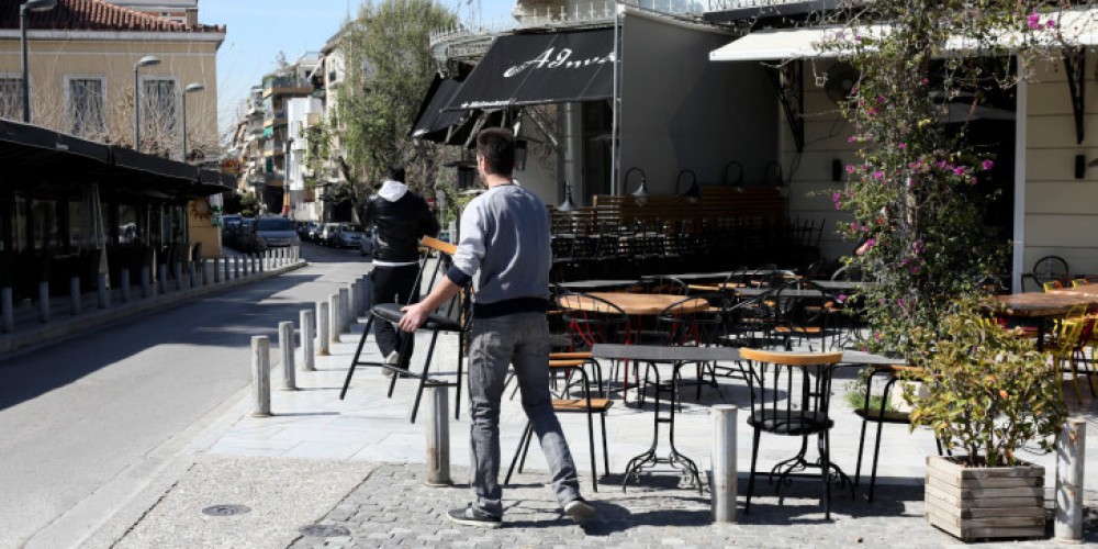 Κορωνοϊός: Ανοίγουν εστιατόρια, καφέ, μπαρ με νέους κανόνες λειτουργίας