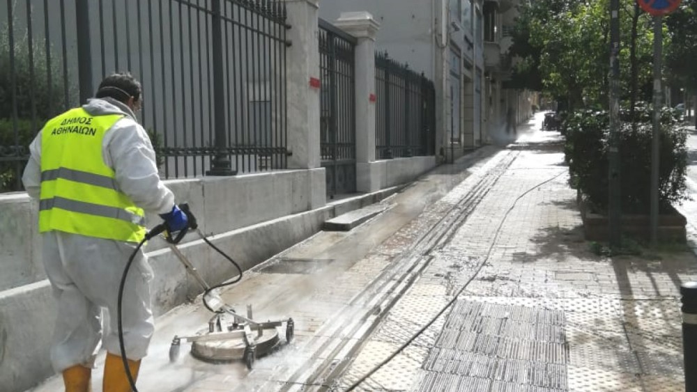 Nέα υπεσύγχρονα μηχανήματα απολύμανσης από το δήμο Αθηναίων