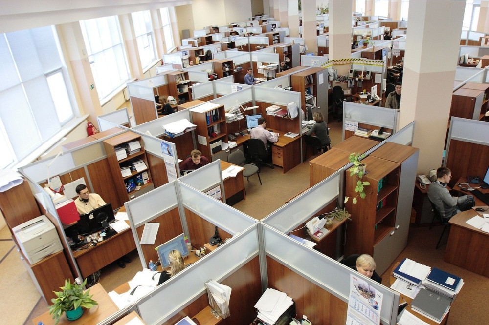Κορωνοϊός: Το 48% της μετάδοσης έγινε σε χώρους εργασίας