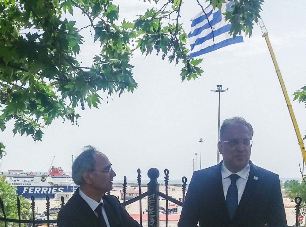 Με φόντο την εμβληματική ελληνική σημαία 600 μέτρων
