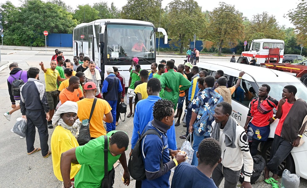 Επτά πλοία διάσωσης μεταναστών κατευθύνονται στη Λαμπεντούζα - Ανησυχία Ταγιάνι