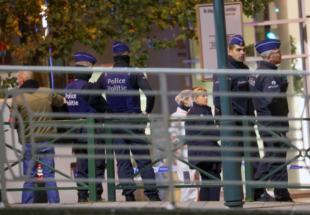 Βρυξέλλες: ανθρωποκυνηγητό για τη σύλληψη του δράστη της τρομοκρατικής επίθεσης
