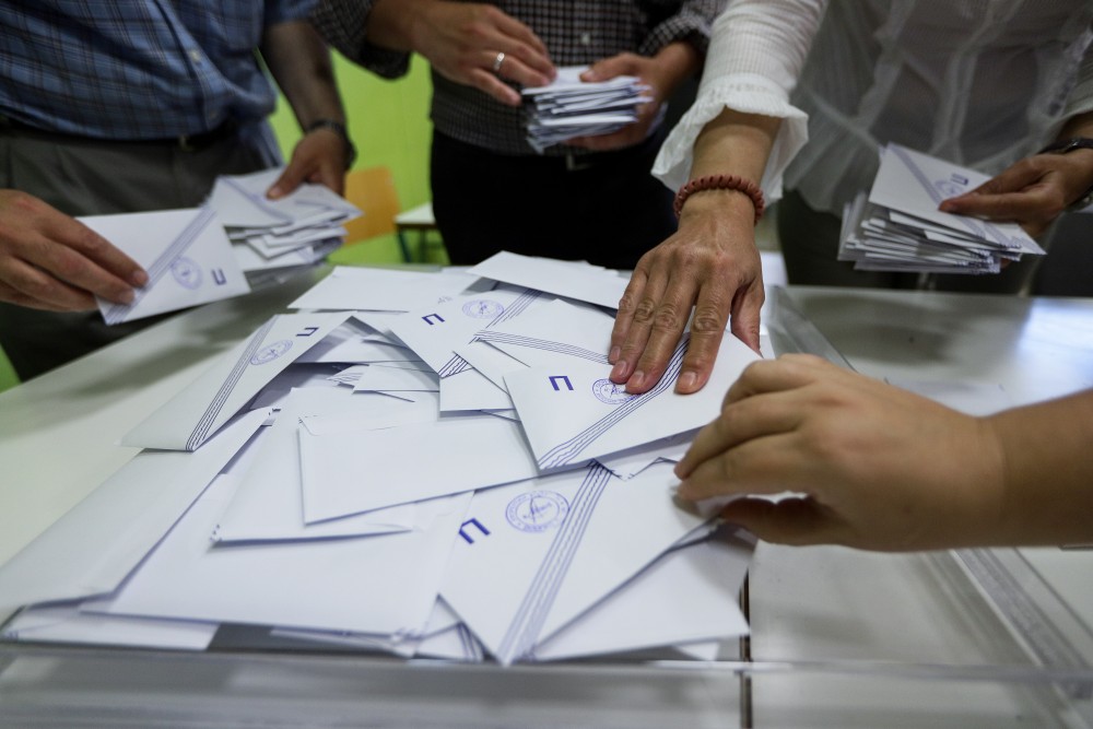 Αυτοδιοικητικές εκλογές: αυτοί είναι οι «μονομάχοι» της σημερινής αναμέτρησης στην επικράτεια