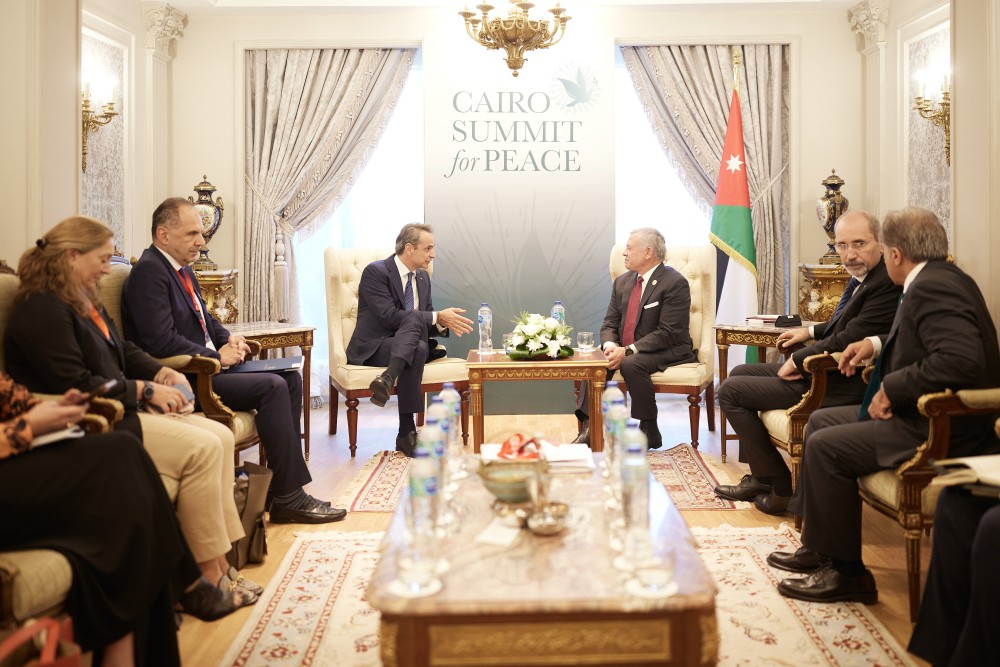 Συνάντηση Μητσοτάκη με τον βασιλιά της Ιορδανίας: έμφαση στην προστασία των αμάχων στη Γάζα