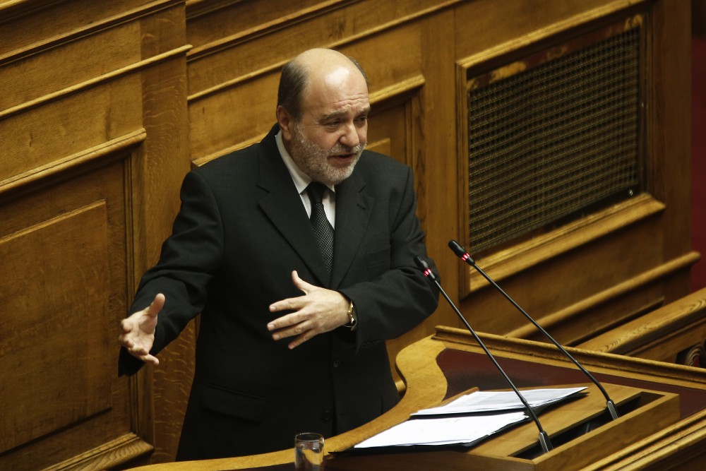 Τρύφωνας Αλεξιάδης: «Να παραιτηθούν από την Κεντρική Επιτροπή όσοι έχουν διαφορετική άποψη»