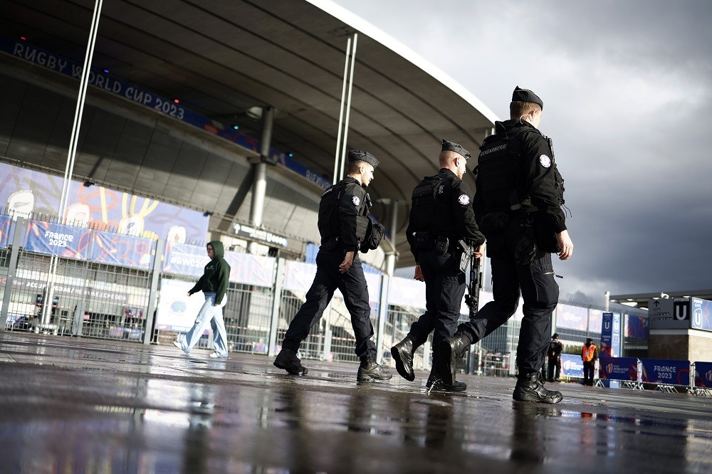 Γαλλία: έφηβος με μαχαίρι συνελήφθη έξω από συναγωγή