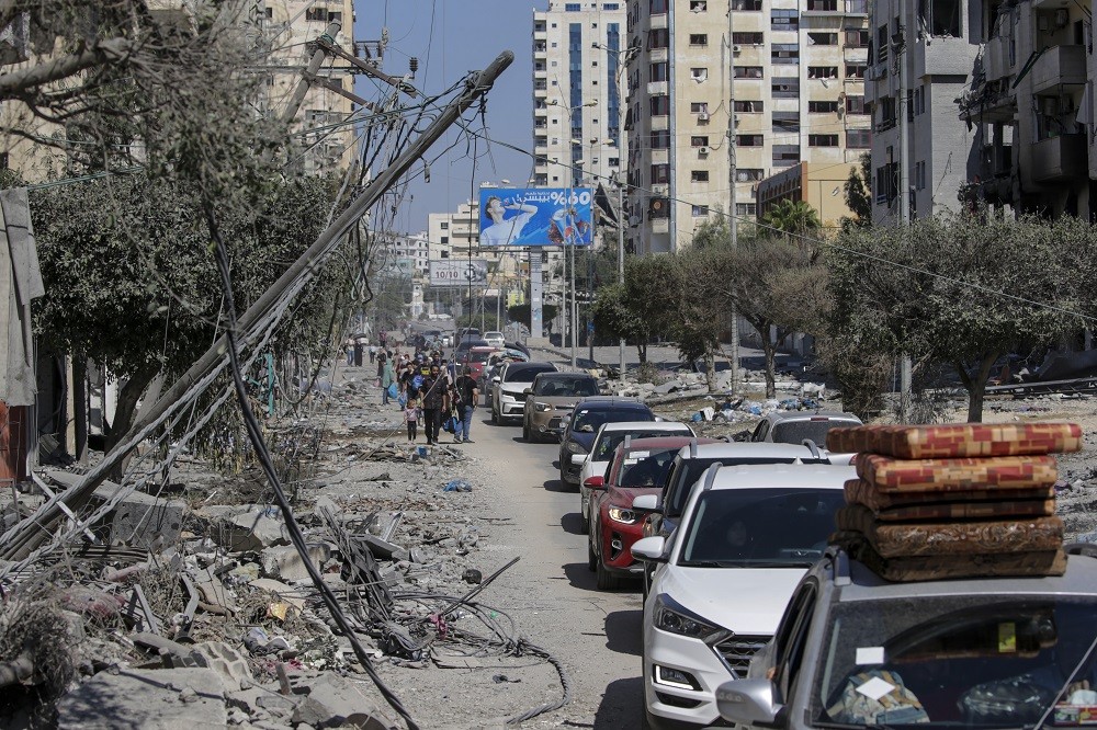 Σε εξέλιξη η εκκένωση της Γάζας - Οι ΗΠΑ συζητούν τη δημιουργία «ασφαλών περιοχών» για αμάχους