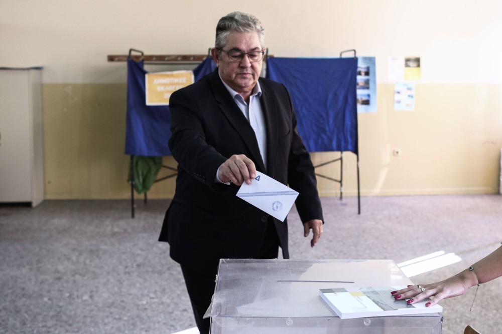 Ψήφισε ο Δημήτρης Κουτσούμπας: «Καταδίκη στην αντιλαϊκή πολιτική συνολικά»
