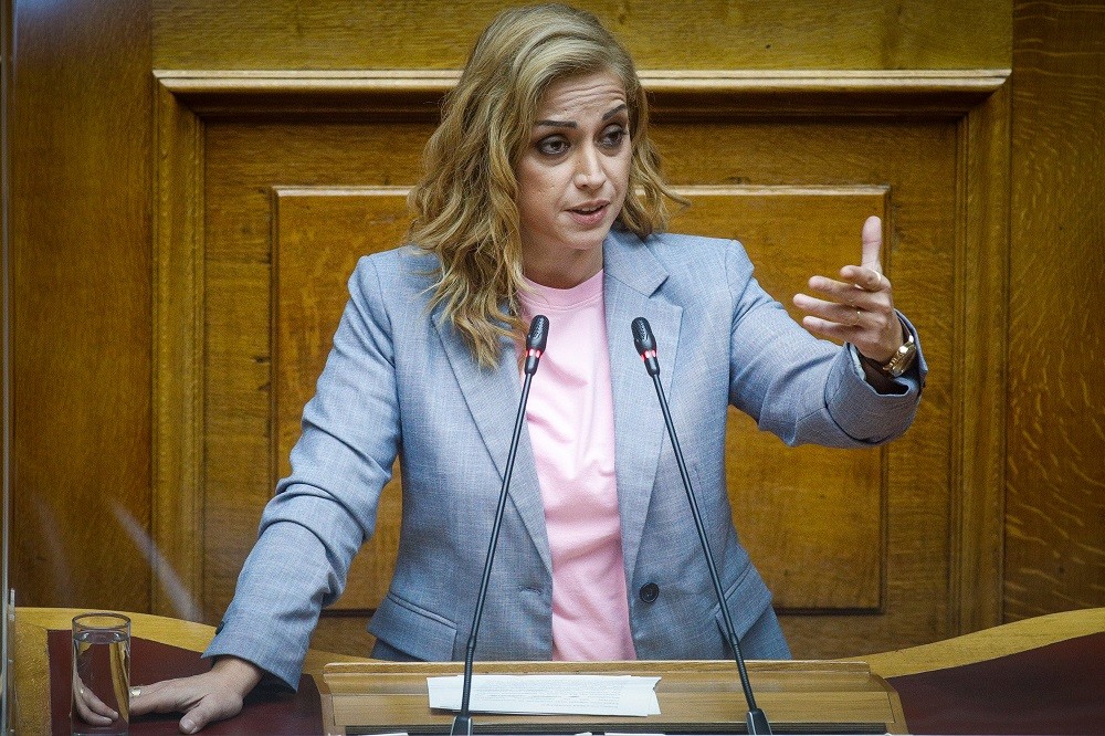 Ραλλία Χρηστίδου: «βλέπει» την κυβέρνηση σε πανικό λόγω... των δύο προέδρων στον ΣΥΡΙΖΑ