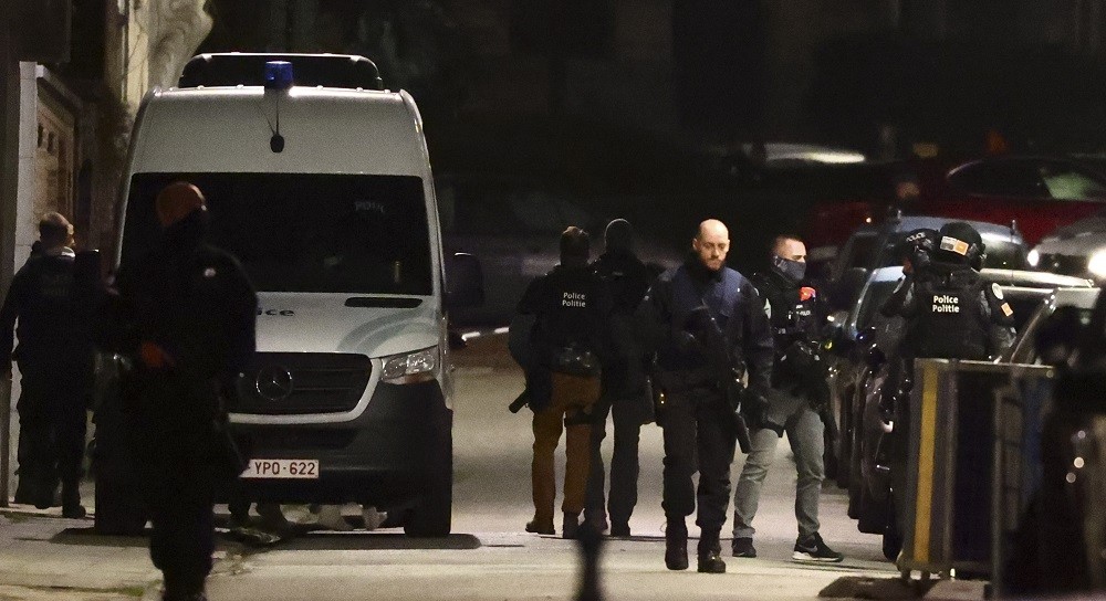 Βρυξέλλες: δύο νεκροί από πυροβολισμούς - Ο δράστης φέρεται να φώναζε «Αλλαχού Άκμπαρ»
